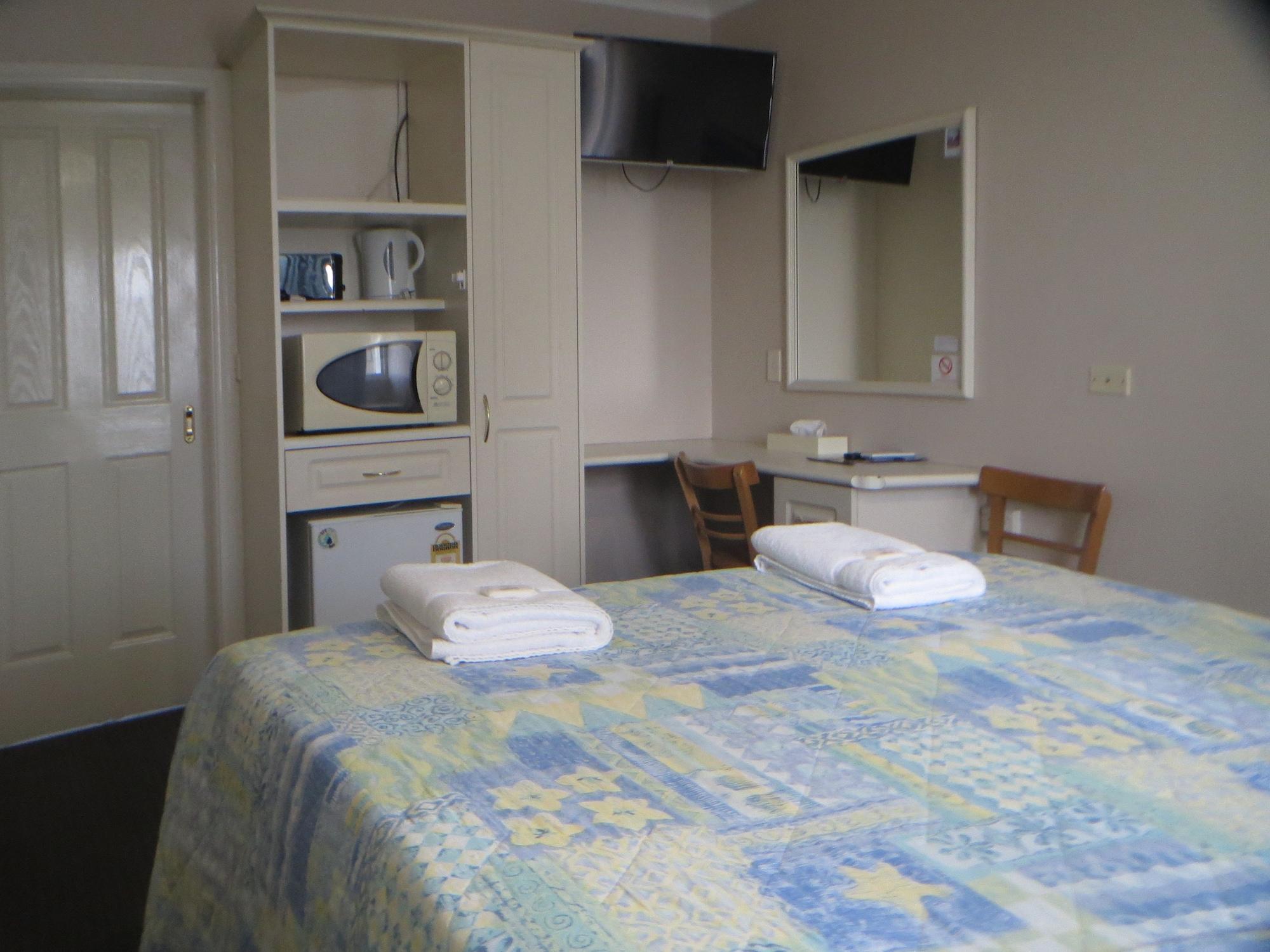 Coachman Hotel Motel Паркс Екстериор снимка