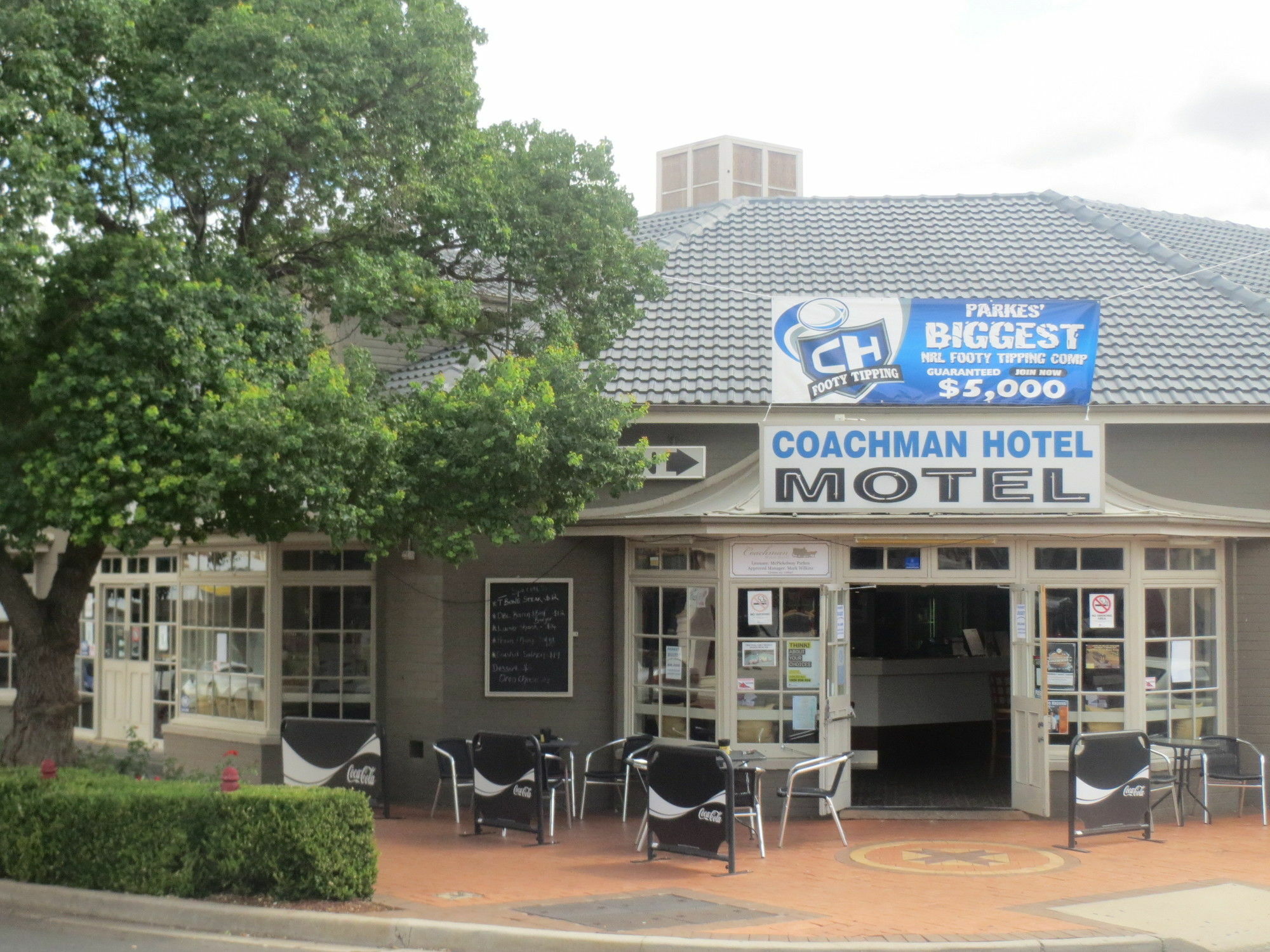 Coachman Hotel Motel Паркс Екстериор снимка